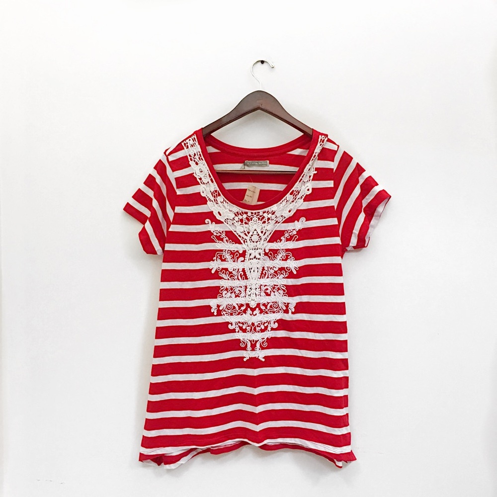 Behind the seams shark bite 1x Top Nwt red striped